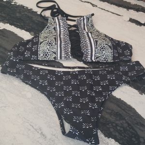 Cupshe halter neck bikini